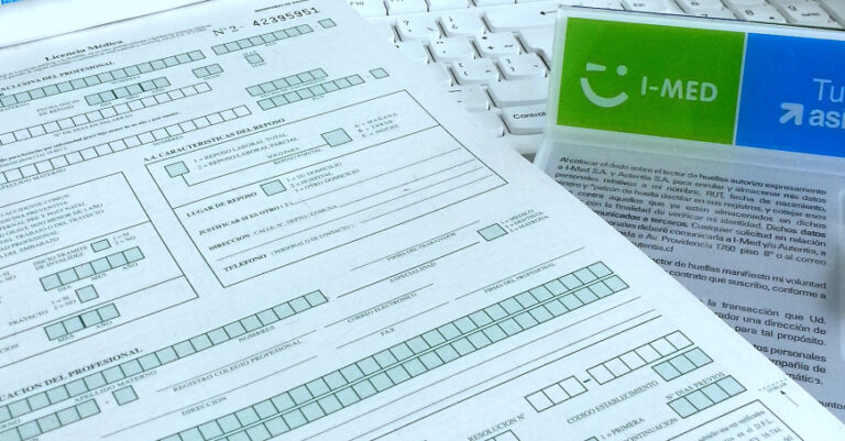 CDE valoró detención de 29 médicos extranjeros acusados de emitir licencias médicas falsas