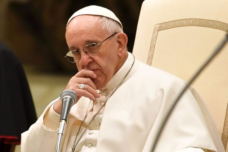 Papa Francisco admite que reflexionó sobre la gravedad de abusos sexuales en la Iglesia gracias a la prensa