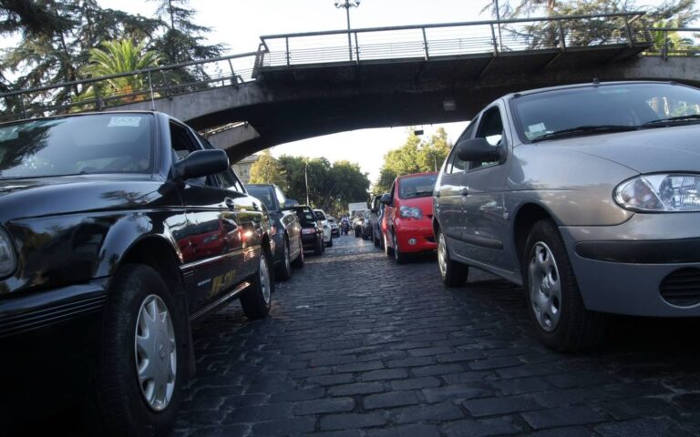 Senado aprueba proyecto que busca eliminar requisito de escolaridad básica para obtener licencia Clase B