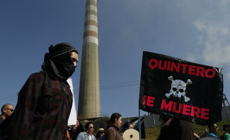 Manifestación en Quintero terminó con serios incidentes con carabineros