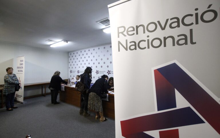 RN insiste en sus críticas a la UDI y Evópoli: 