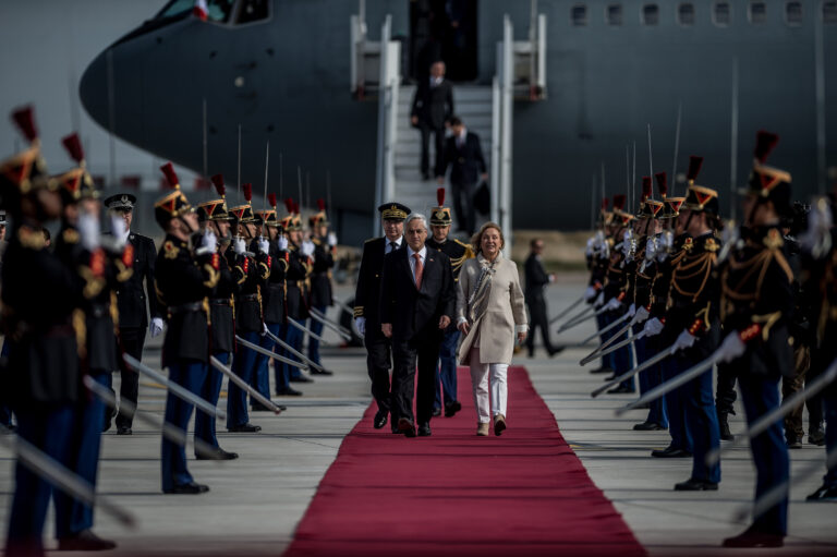 Presidente Piñera inició gira a Europa que lo reunirá con papa Francisco