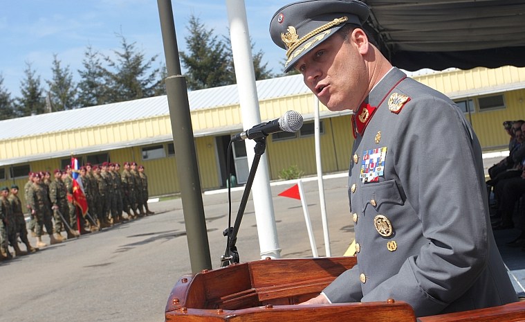 Ex director de la Escuela Militar afirma que asumió responsabilidad de mando y renunció antes de ser sancionado