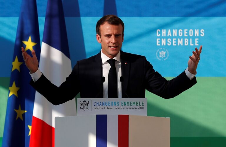 Macron no da pie atrás en su plan de reconversión energética