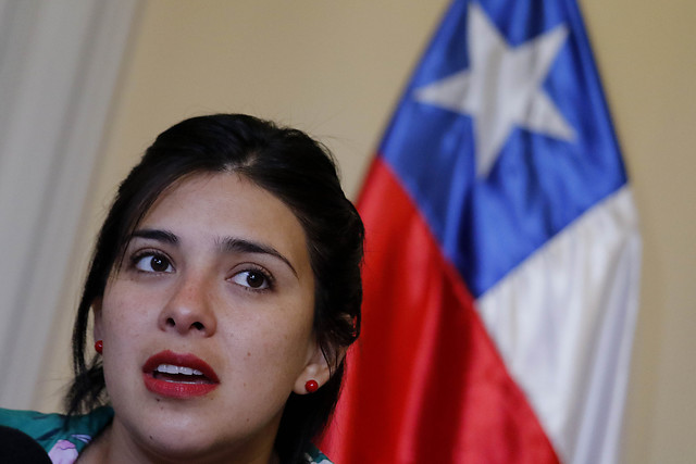 Karol Cariola califica de 