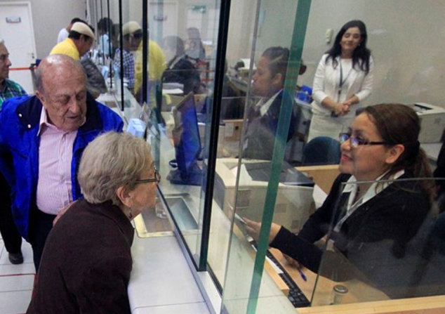 Profesor de Derecho UC: “Los ahorrantes del sistema de AFP no son dueños de los dineros acumulados en los fondos”