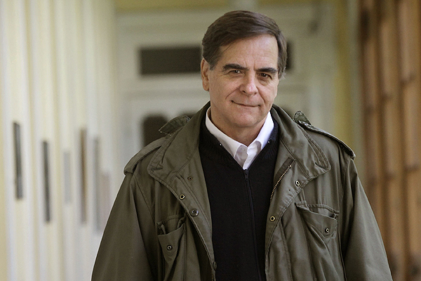 Investigación contra Felipe Berríos: PDI allanó las oficinas de la Compañía de Jesús