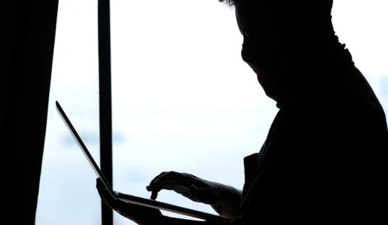 Intentan realizar un ciberataque a Redbanc en Chile: Todo comenzó por una oferta laboral en LinkedIn