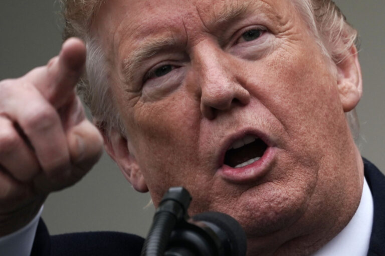 Trump amenazó con declarar 