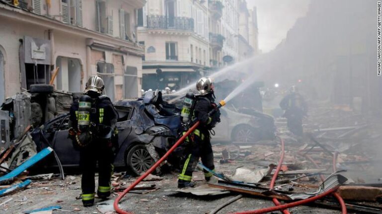 Explosión de gas en París deja muertos y graves heridos