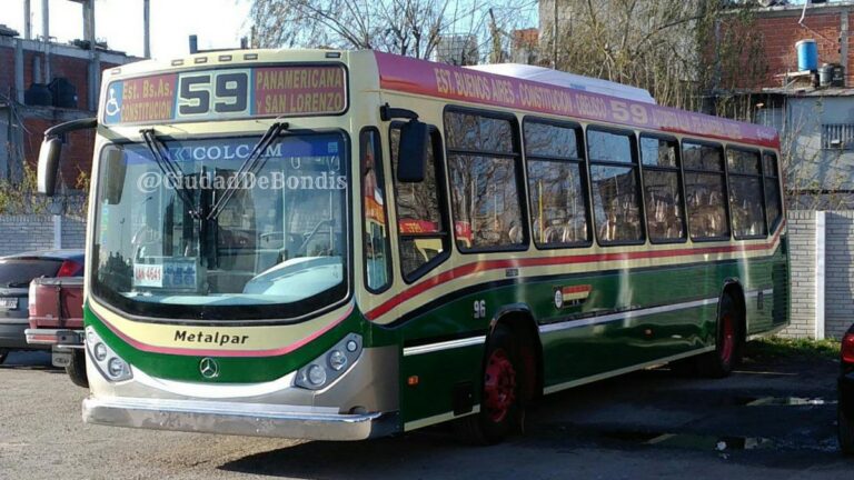 Crisis económica en Argentina: 600 conductores cesantes tras cierre de planta de la empresa chilena Metalpar