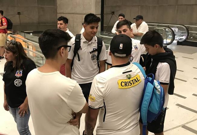 Colo Colo venció a Unión Española en el inicio del torneo y volante se fue en Metro a su casa