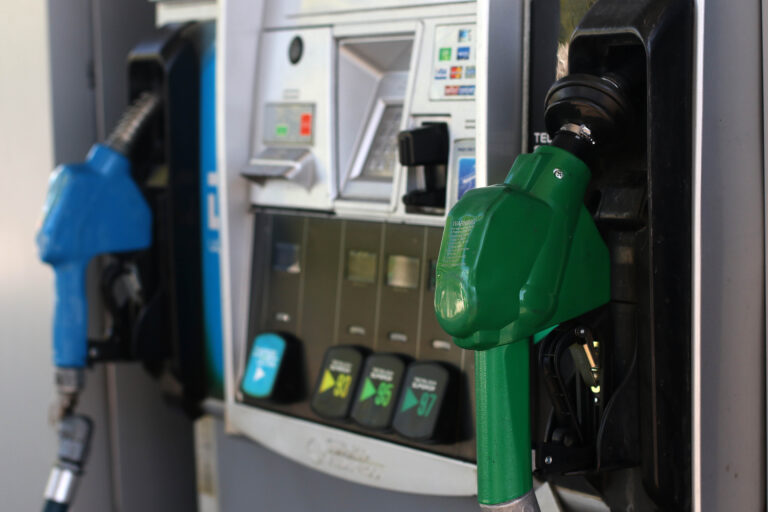 Por segunda semana consecutiva: Precios de las bencinas subirán este jueves