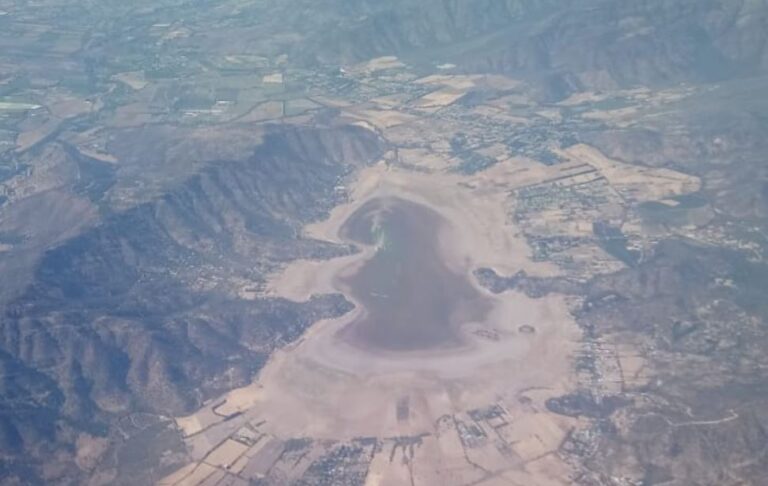 Impactante registro demuestra cómo la Laguna Aculeo se secó en 10 años