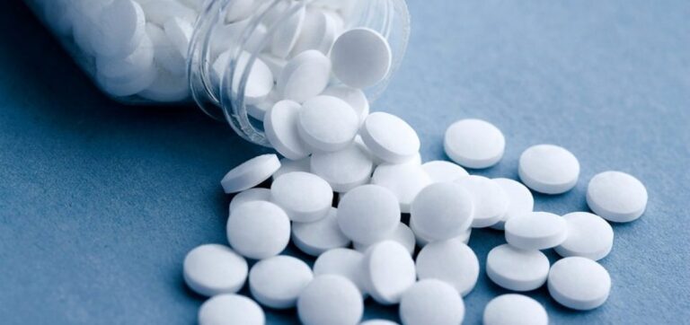 Expertos recomiendan que personas mayores de 60 años no consuman aspirina diariamente