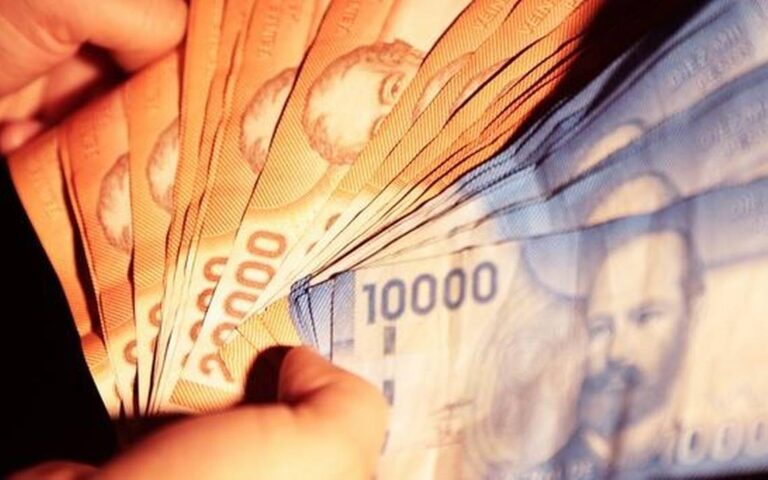 Hasta $40 mil extras: Usuarios reportan alza indebida en cuota de diciembre del CAE