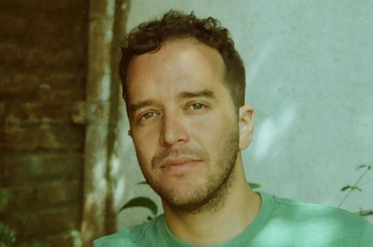 Enrique Winter, poeta y académico: “Perdí demasiado tiempo debatiendo sobre ser o no ser cuico”