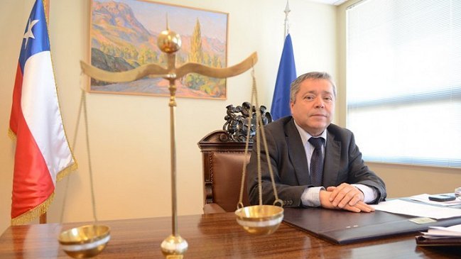 Masones expulsan a juez Emiliano Elgueta: Practicaba magia negra contra ex ministra de la Suprema