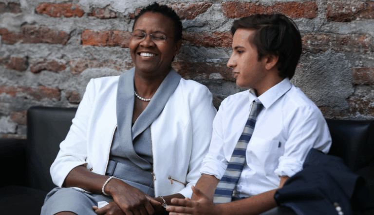 Gemelos genéticos: La historia del joven chileno que se sanó de cáncer con células madre de mujer zimbabuense