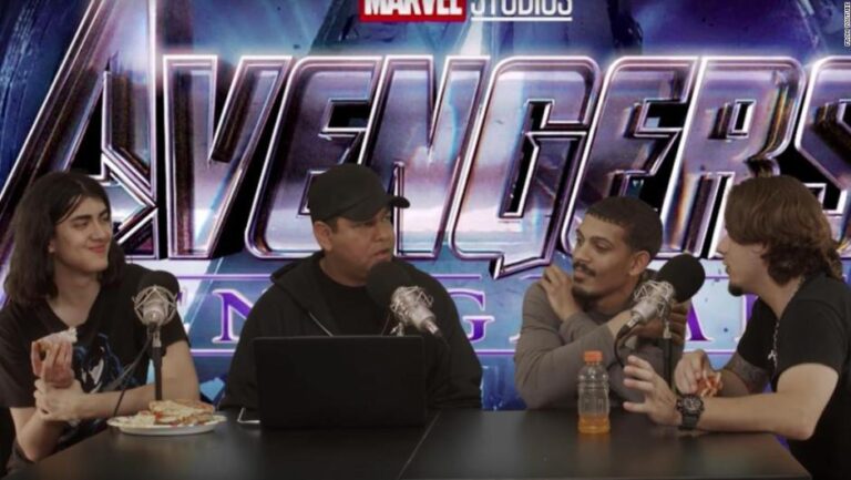 Hijos de Michael Jackson debutan como youtubers realizando críticas de cine