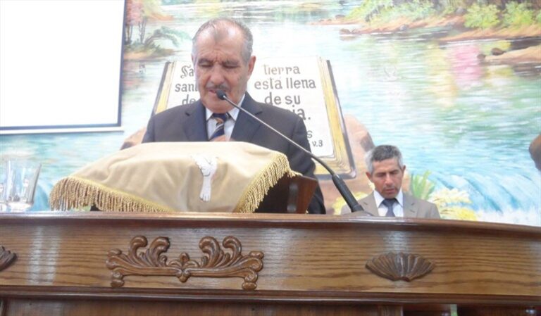 Cuatro propiedades y tres vehículos: El patrimonio de Daniel Balladares, sucesor del obispo Durán