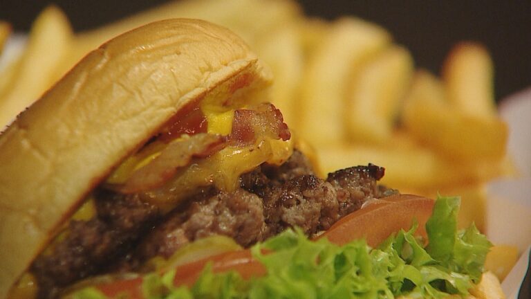 Dos lugares que deberías probar si amas las hamburguesas y estás en Santiago