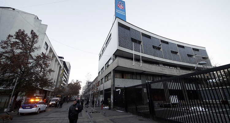 Estudiante de Instituto Nacional fue apuñalado dentro del establecimiento