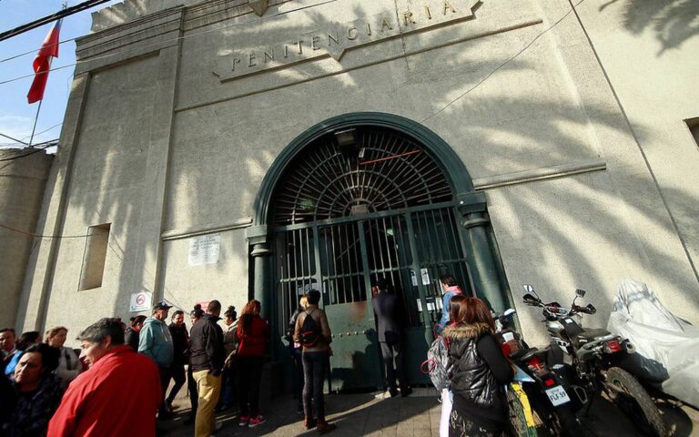 Con cerámicas, reposeras y un surtido refrigerador: La 