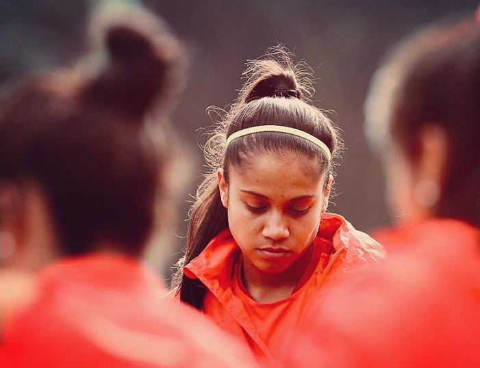 “Inexplicable decisión”: Duras críticas al DT de la Roja por dejar fuera del Mundial a Fernanda Pinilla