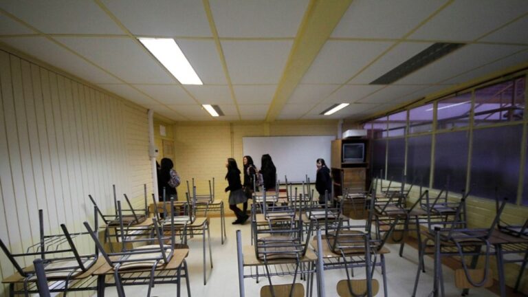 Estudiantes están menos “asustados” que apoderados y docentes sobre el retorno a clases presenciales