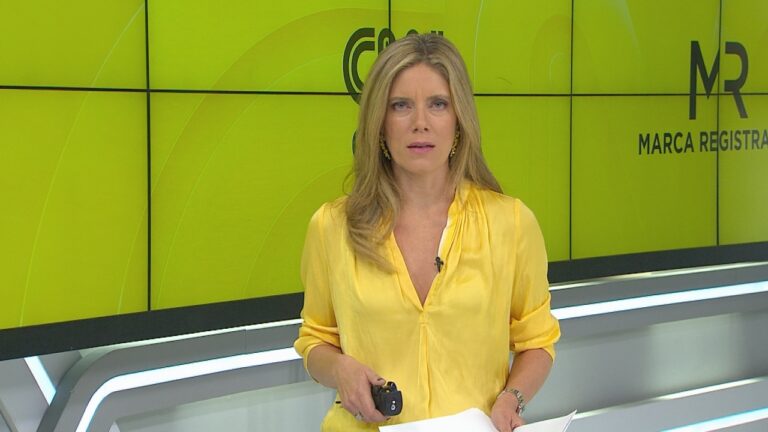 Mónica Rincón y migrantes en Chacalluta: 