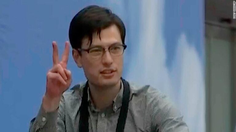 Expulsan de Corea del Norte a estudiante australiano acusado de espionaje