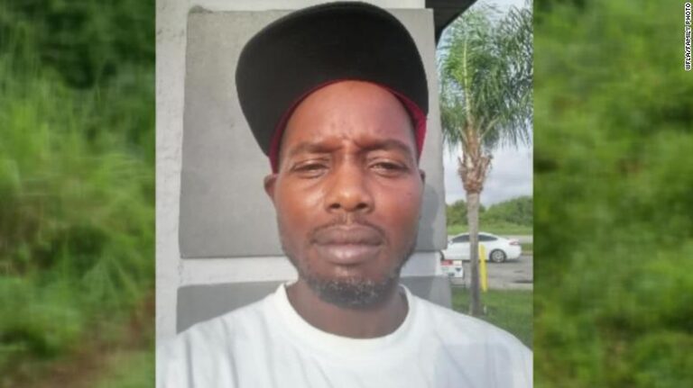 Hombre tomó un atajo y lo encontraron muerto con 100 mordeduras de perro