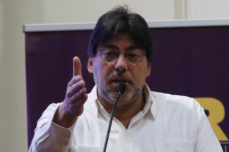 Farmacias Populares: Jadue pide que se acepten certificaciones extranjeras para medicamentos importados