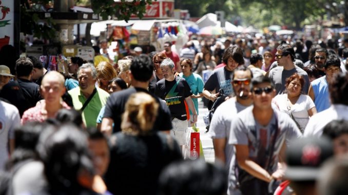 Cadem: 72% votaría por el SÍ en un plebiscito por una nueva Constitución
