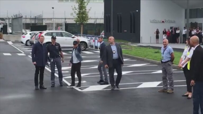 Listos para sus goles: Hinchas del Inter recibieron a Alexis con un nuevo y pegajoso cántico