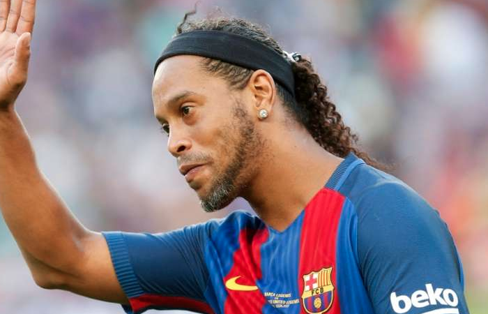 El mejor show de magia: Ronaldinho viene a Chile y jugará en Estación Central