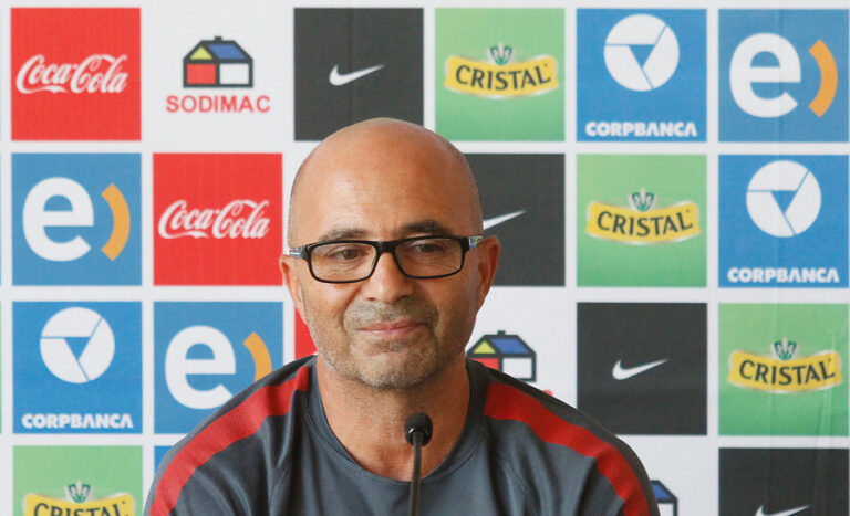 Jorge Sampaoli demandó a la ANFP y exige $3.300 millones por daños morales