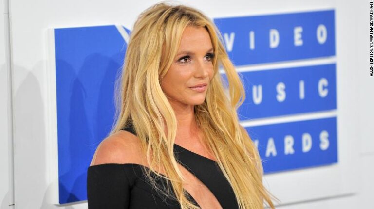 Britney Spears obtuvo una orden de restricción en contra de su ex esposo por tres años