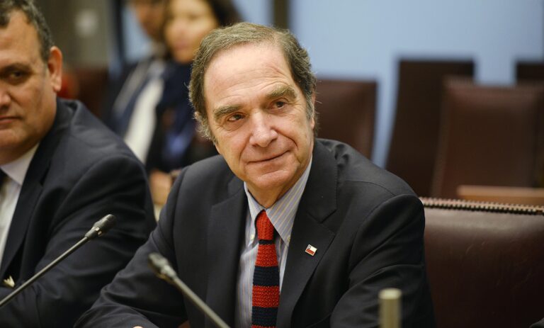 Ministro Larraín asegura que la Justicia se prepara ante un posible colapso al retomar los procesos de forma normal