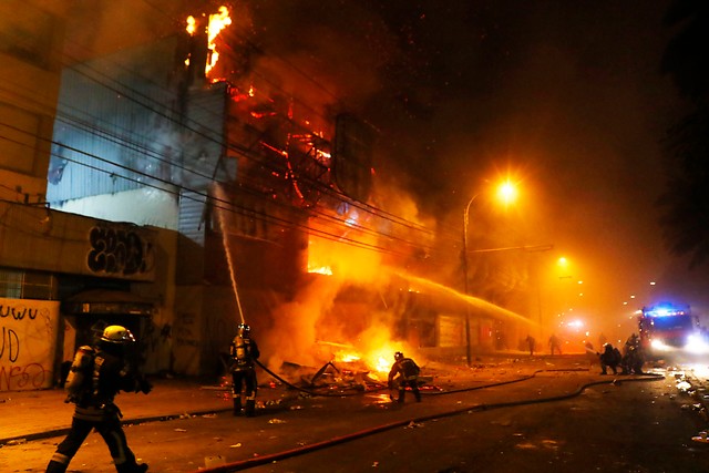 Decretan toque de queda en Valparaíso