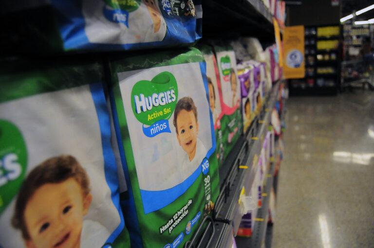 6,5 millones de pañales comenzaron a ser distribuidos en todo Chile por la colusión