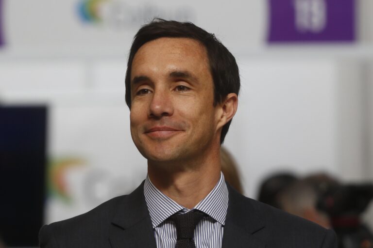 Ministro Jobet por baja en precio de combustibles: 