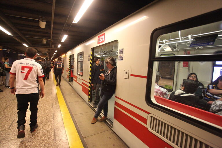 Metro de Santiago anunció que reabrirá la Línea 4A