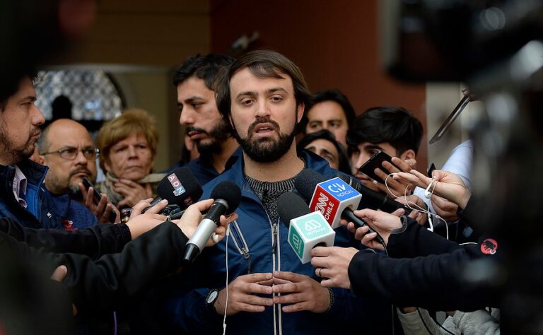 Alcalde Sharp estudia demandar al Estado: “El gobierno abandonó Valparaíso