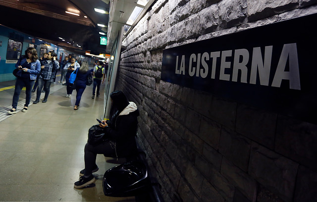 Metro: Estaciones República e Intermodal de La Cisterna están cerradas debido a daños