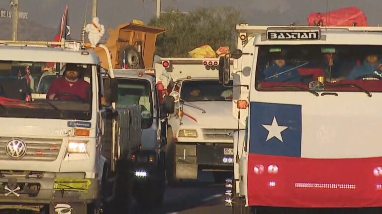 Caravana de camiones bloqueó la Ruta 68 en dirección a Santiago en protesta por el TAG