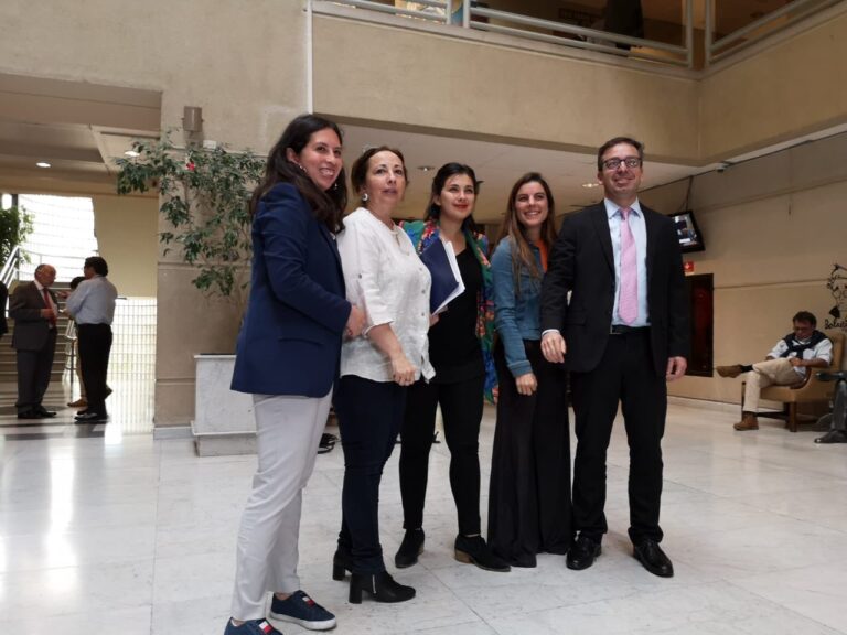 Comisión de Trabajo aprueba ingreso mínimo garantizado de $550 mil brutos