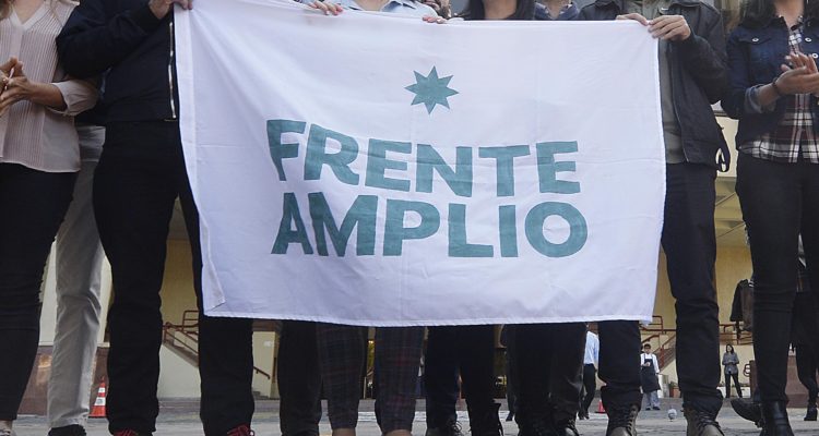 Nueva baja: Movimiento Democrático Popular renuncia a Frente Amplio por acuerdo constitucional