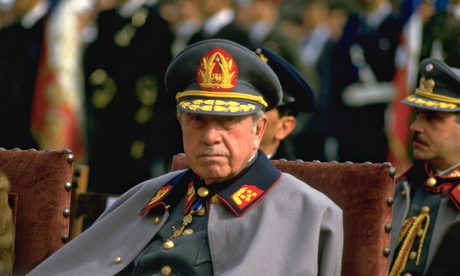 Argentina retira condecoraciones entregadas a Pinochet: 